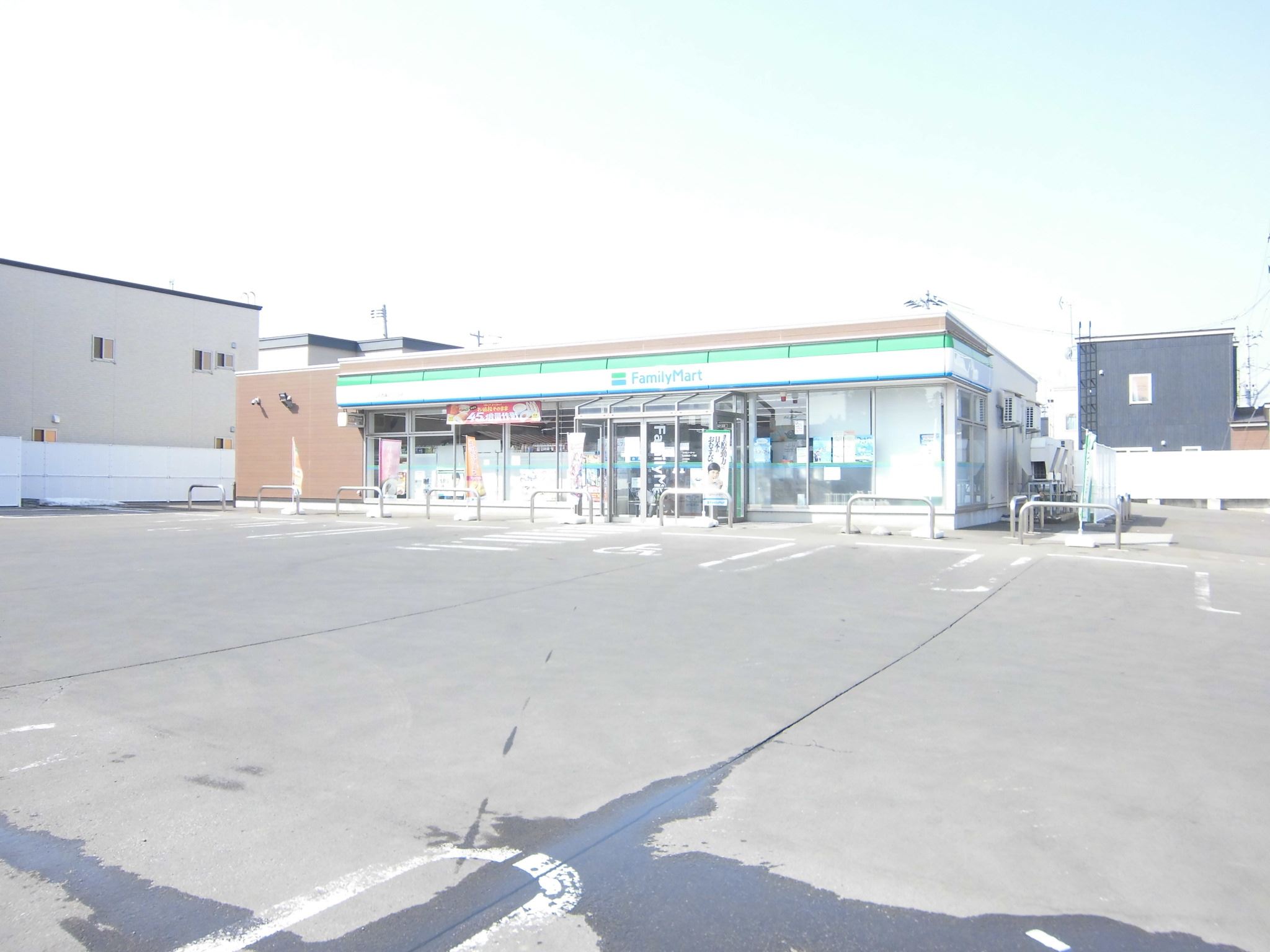 ファミリーマート 弘前西城北一丁目店_R ファミリーマート 弘前西城北一丁目店_R